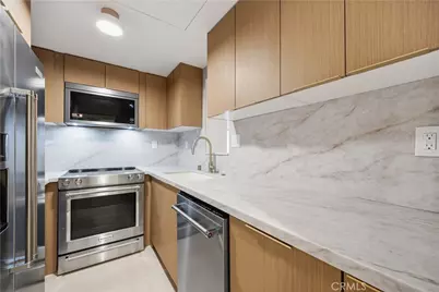 10450 Wilshire Boulevard #5C, Los Angeles, CA 90024 - Photo 12