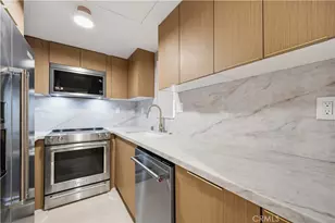 10450 Wilshire Blvd, Los Angeles, CA 90024 - Photo 12