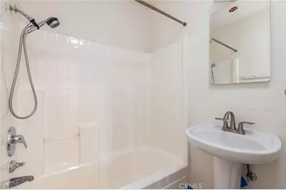 1050 Avenue D, Redondo Beach, CA 90277 - Photo 32