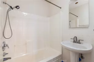 1050 Avenue D, Redondo Beach, CA 90277 - Photo 32