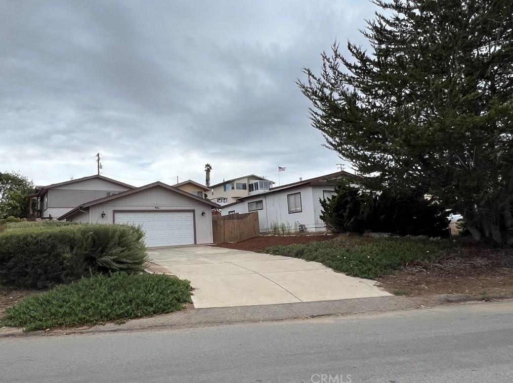 942 Pacific St, Morro Bay, CA 93442-2326