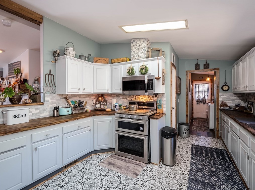 25404 Stable St, Tehachapi, CA 93561-9305