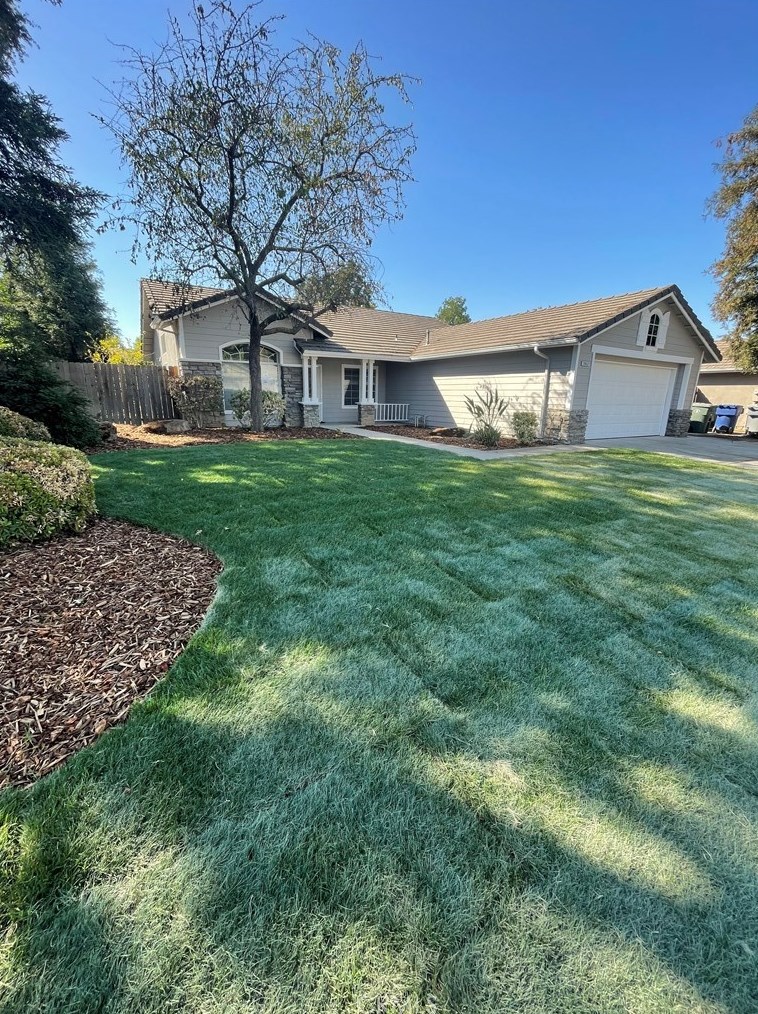 2852 Purvis Ave, Clovis, CA 93611