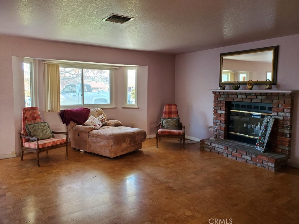 911 Trevino Ct, Lake Nacimiento, CA 93446