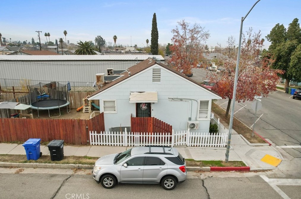 515 4th St, Taft, CA 93268
