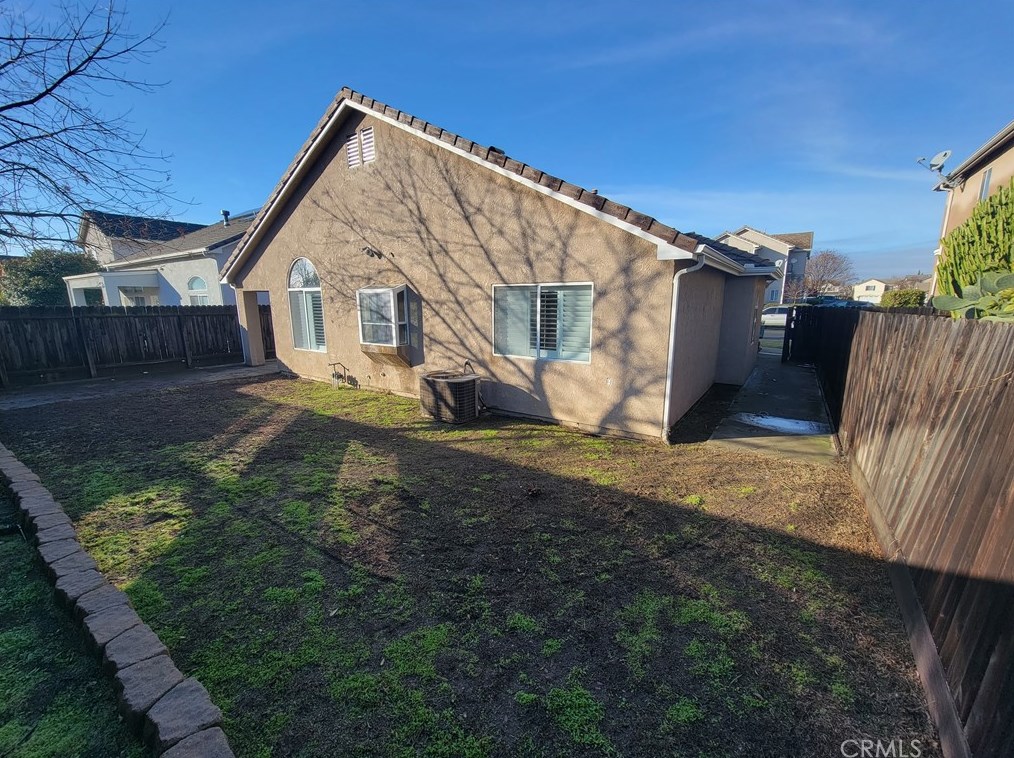 2831 Isabel Ave, Clovis, CA 93611