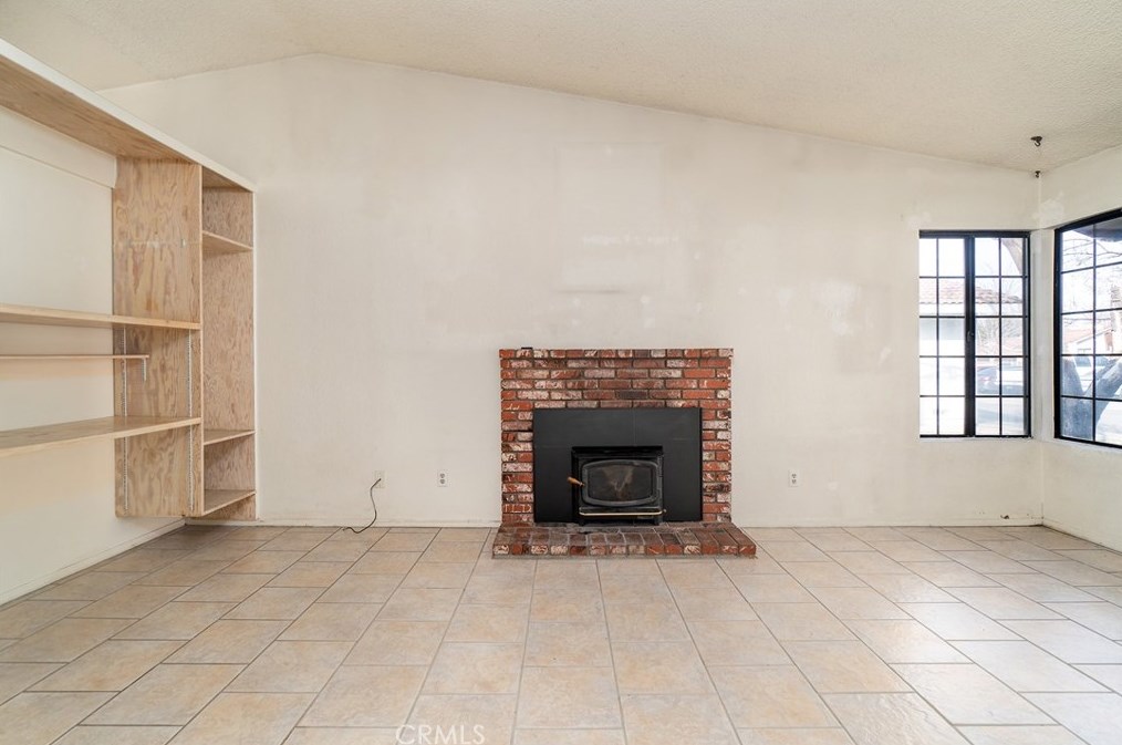 208 Oak Meadow Ln, Lake Nacimiento, CA 93446
