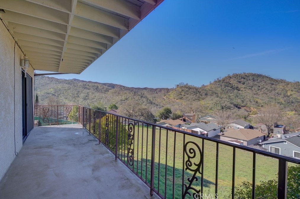 5089 Meadow Lark Ln, Lake Nacimiento, CA 93446