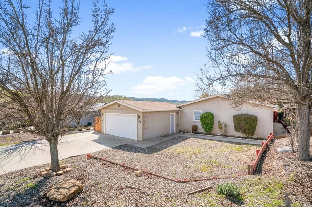 4173 Quarterhorse Way, Lake Nacimiento, CA 93446