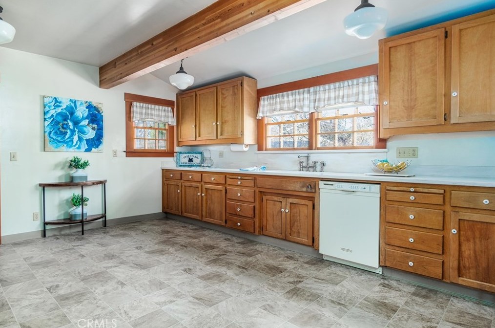 16850 Walnut Ave, Atascadero CA  93422-6622 exterior