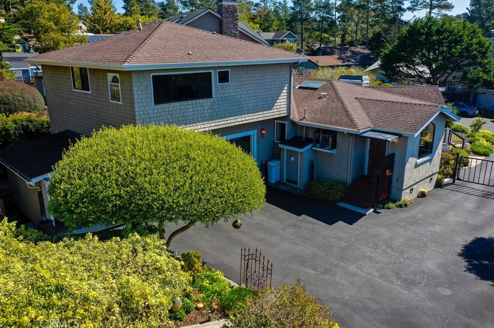 6245 Somerset Way, Cambria, CA 93428-1919