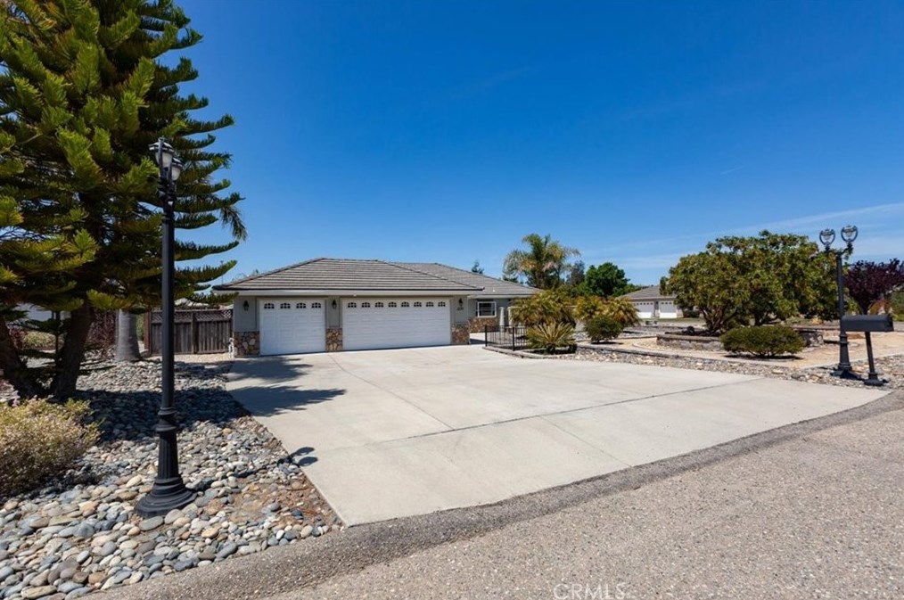 1270 Humboldt Dr, Nipomo, CA 93444
