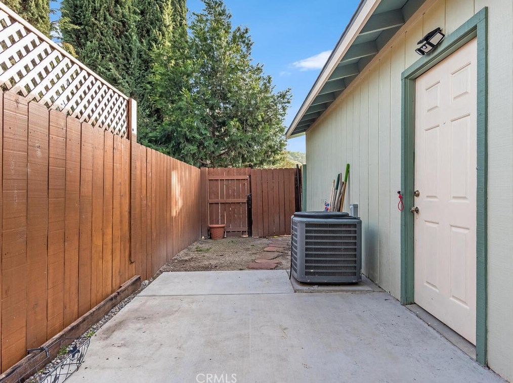 9307 Santa Lucia Rd, Atascadero CA  93422-2351 exterior