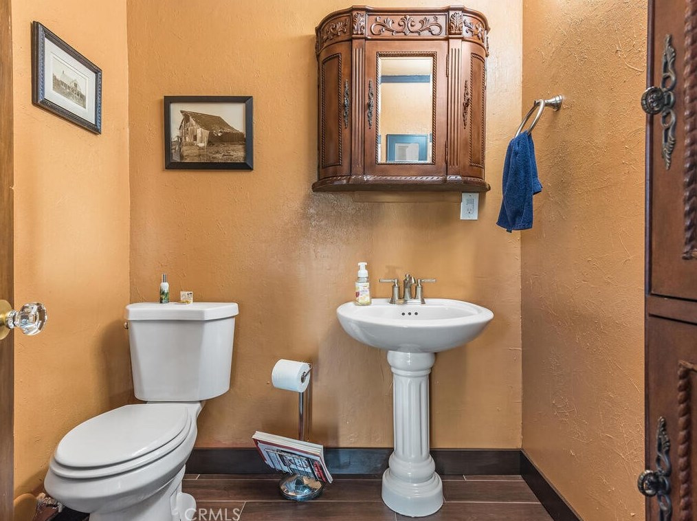 9307 Santa Lucia Rd, Atascadero CA  93422-2351 exterior