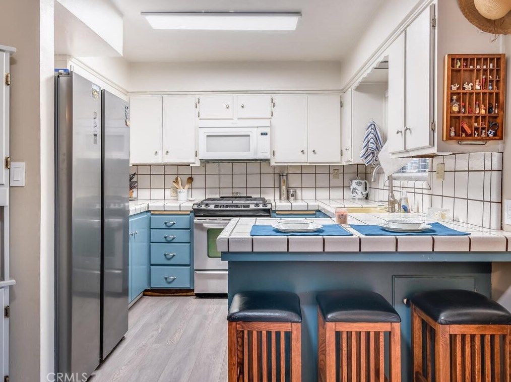 9307 Santa Lucia Rd, Atascadero CA  93422-2351 exterior