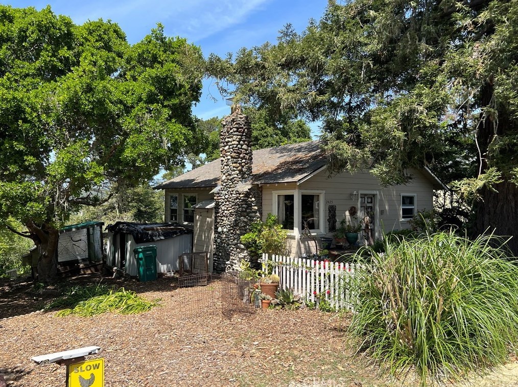 2425 Yorkshire Dr, Cambria, CA 93428-3912