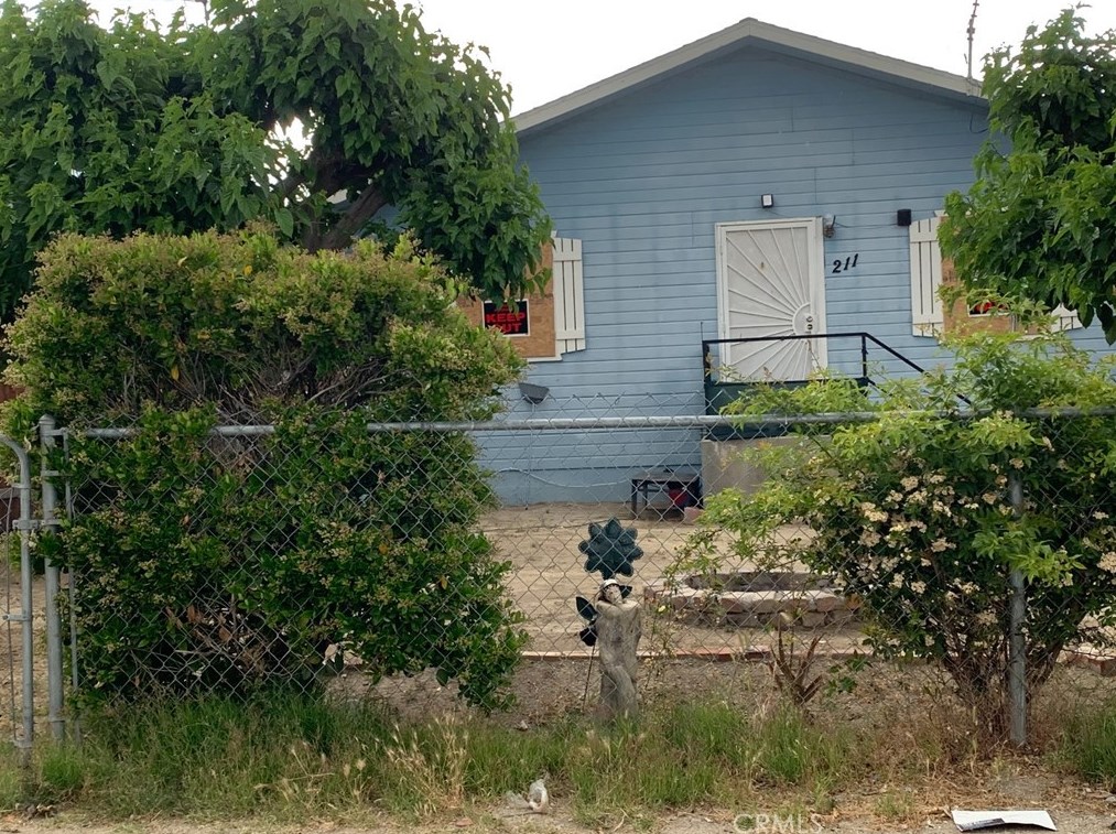 211 Adams St, Taft, CA 93268-2003
