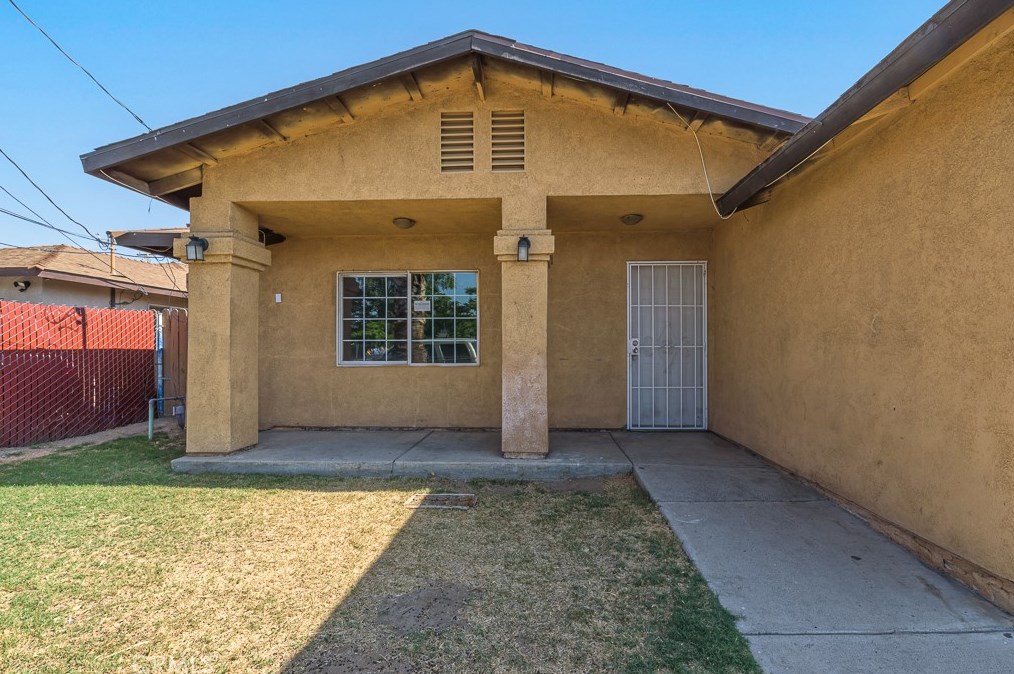 1904 Clarendon St, Bakersfield, CA 93307