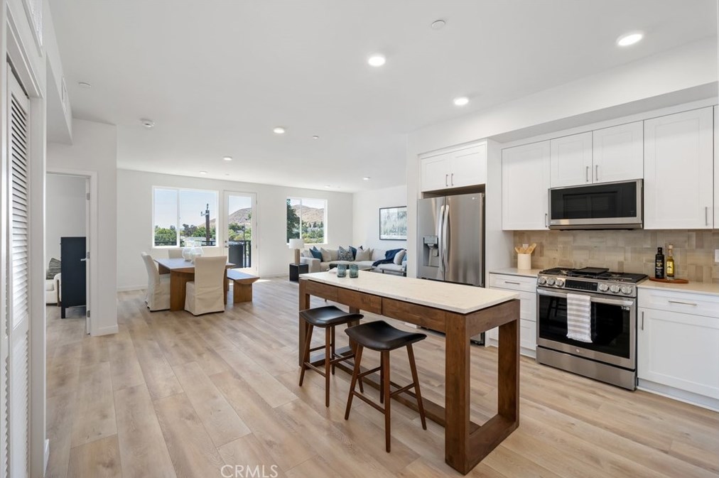 2475 Victoria Ave #207, San Luis Obispo, CA 93401
