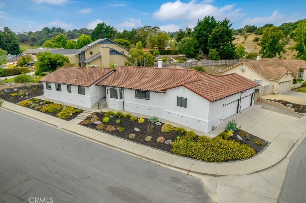 1096 Robin Cir, Pismo Beach, CA 93420