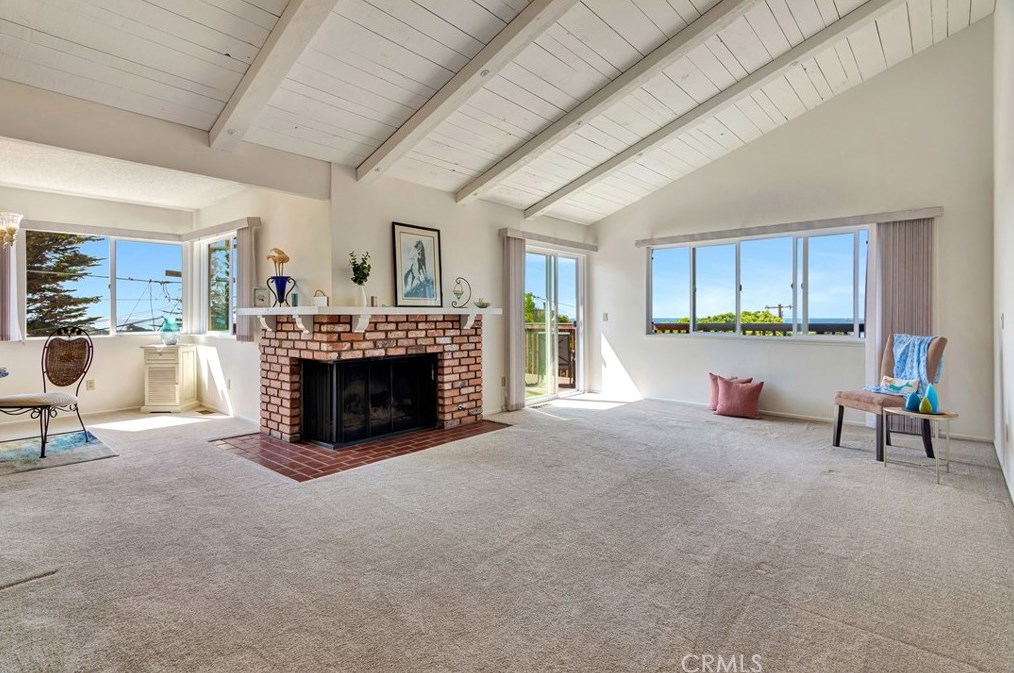398 Wellington St, Cambria, CA 93428-2326