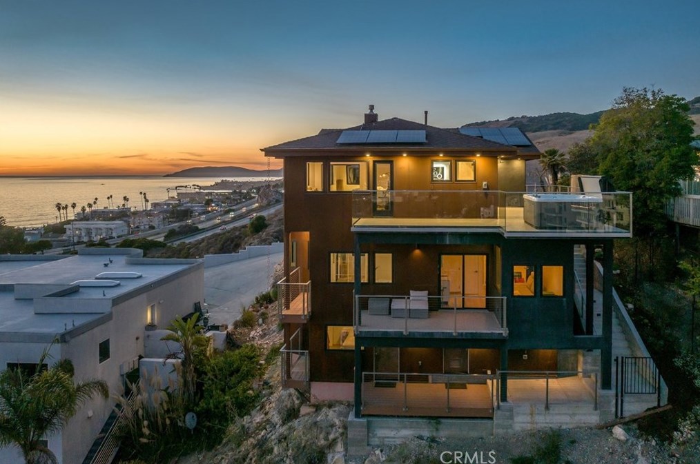 500 Baxter Ln, Pismo Beach, CA 93449