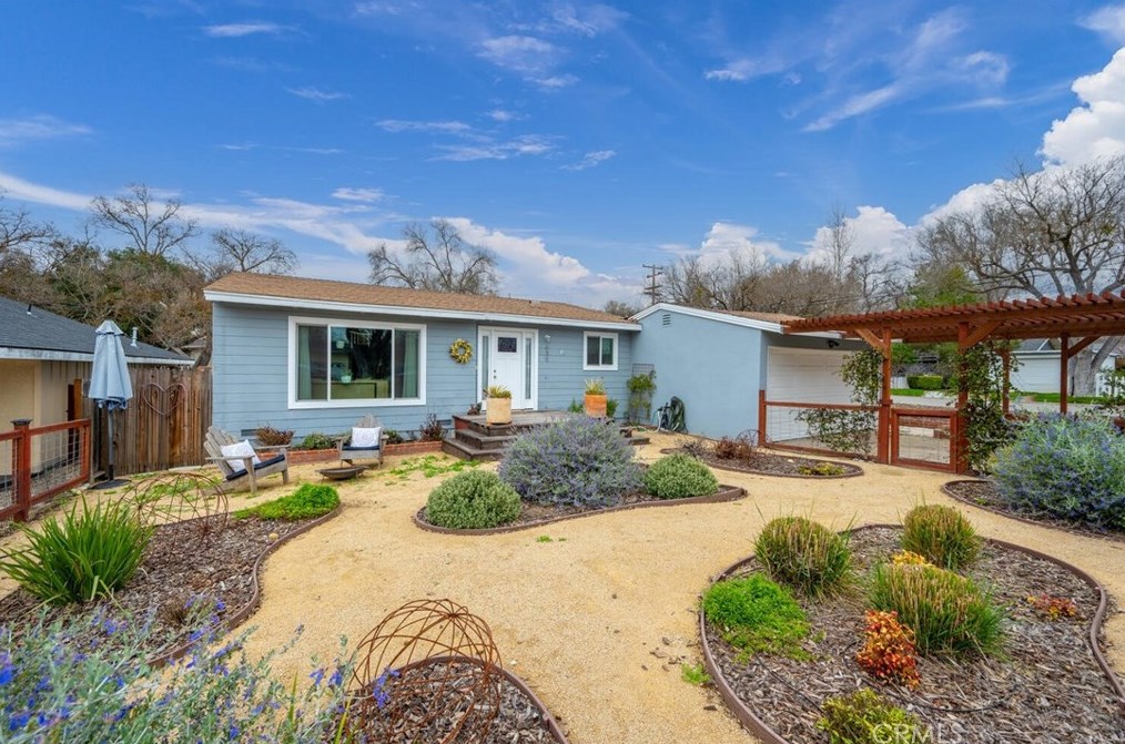 639 Bolen Dr, Lake Nacimiento, CA 93446