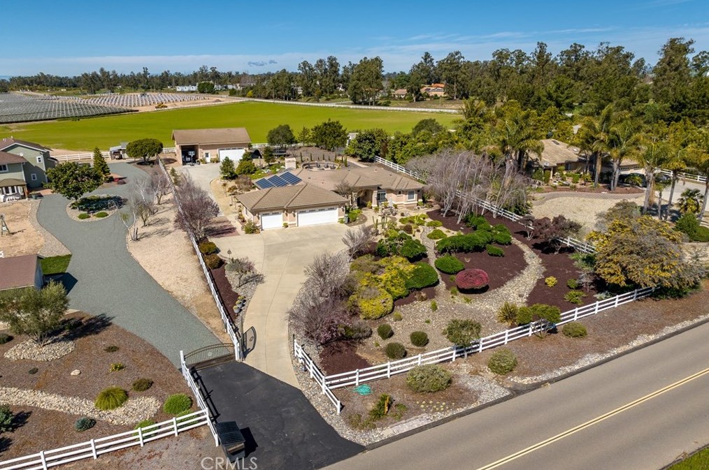 1144 Osage St, Nipomo CA  93444-9237 exterior