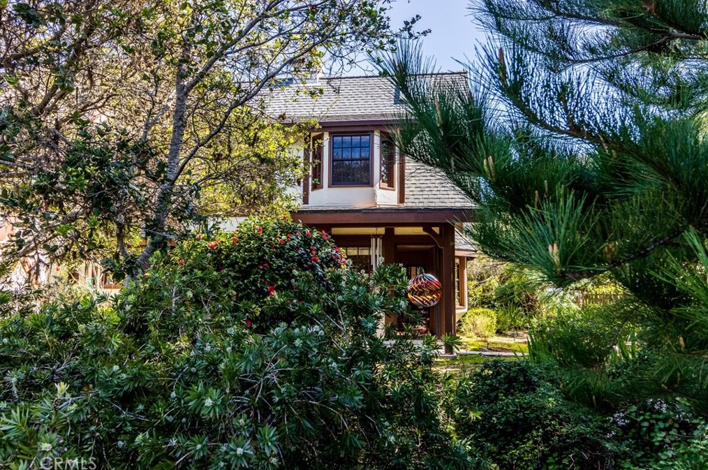 511 Huntington Rd, Cambria, CA 93428-3605