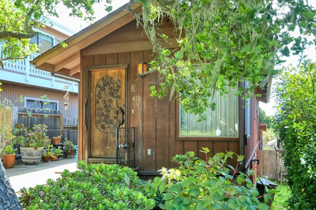 478 Weymouth St, Cambria, CA 93428-2334