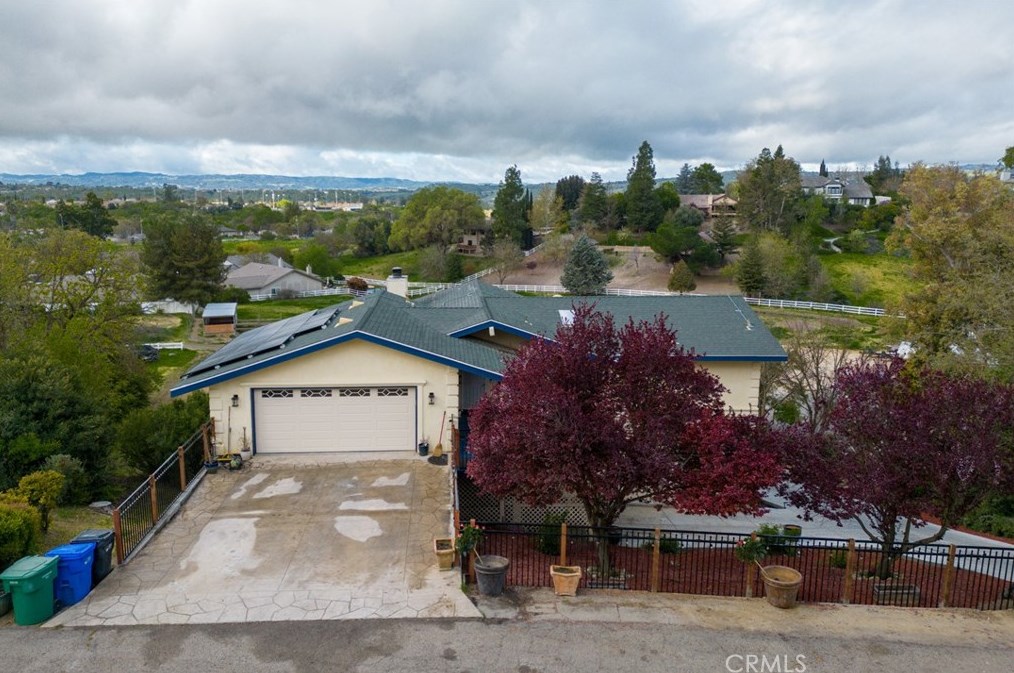 1042 Vista Grande St, Lake Nacimiento, CA 93446