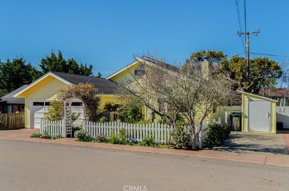 2819 Burton Cir, Cambria, CA 93428