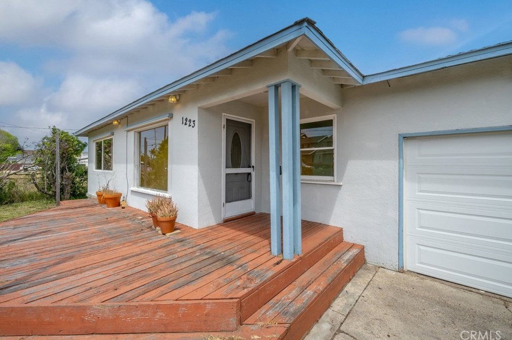 1223 Baden Ave, Pismo Beach, CA 93433-2801