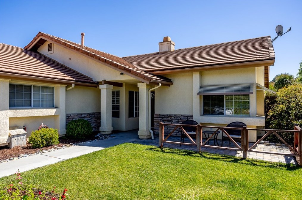 120 Riverbank Ln, Lake Nacimiento, CA 93446