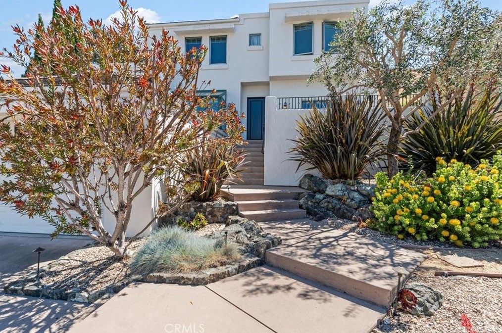 517 Bluerock Dr, San Luis Obispo, CA 93401-5678