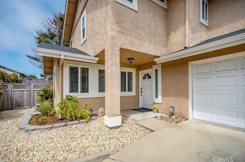 141 Newport Ave, Pismo Beach, CA 93433