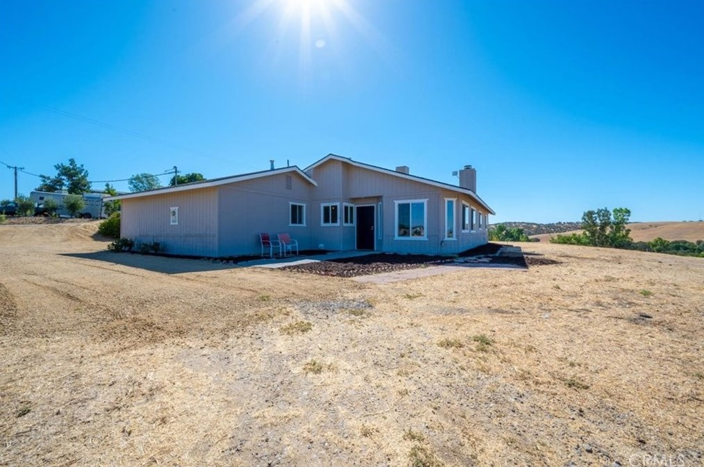 2115 Pepper Tree Way, Lake Nacimiento, CA 93446