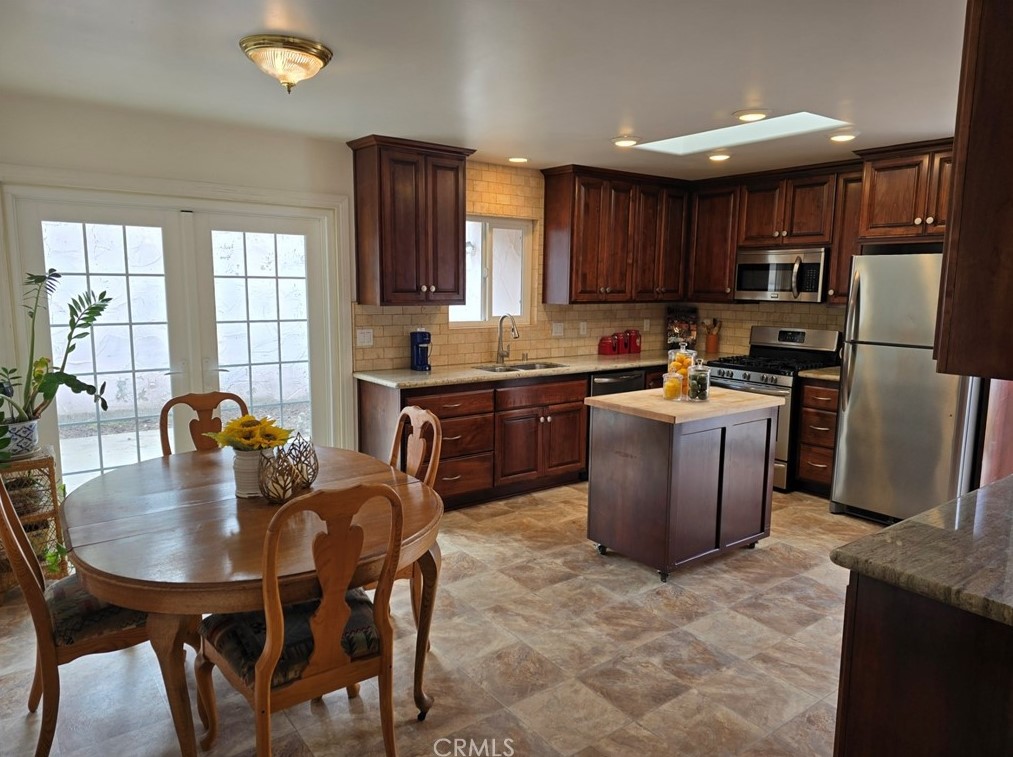 403 Orchard Ave, Pismo Beach, CA 93420