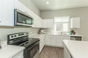 6008 E Sussex Way, Fresno, CA 93727 - Photo 16