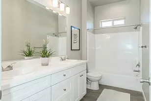 6008 E Sussex Way, Fresno, CA 93727 - Photo 32