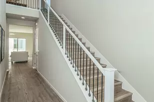 6008 E Sussex Way, Fresno, CA 93727 - Photo 18