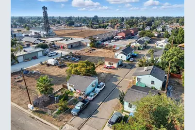 636 E Roosevelt, Visalia, CA 93292 - Photo 4