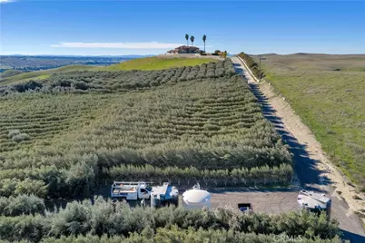 1990 E 46, Shandon, CA 93461 - Photo 4