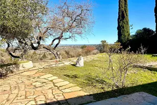 215 Hilltop, Paso Robles, CA 93446 - Photo 2