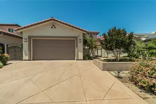 1562 N Empire Ln, Clovis, CA 93619 - Photo 2
