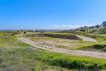 310 Camino Vista Cielo, Paso Robles, CA 93446 - Photo 2