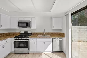 832 Chelsea Ct, Simi Valley, CA 93065 - Photo 10