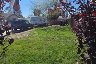 431 Douglas, Bakersfield, CA 93308 - Photo 2