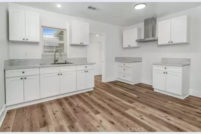 309 S Myrtle, Bakersfield, CA 93304 - Photo 2