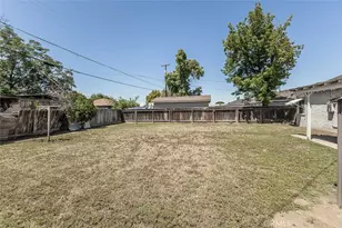 2053 Mayfair Dr, Fresno, CA 93703 - Photo 26